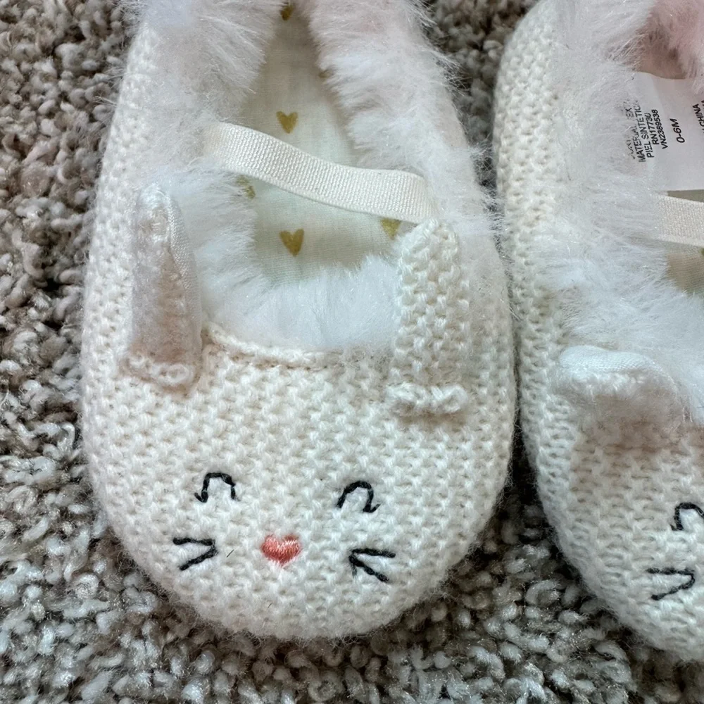 Baby girls White Bunny slippers shoes house slippers size 0-6 months